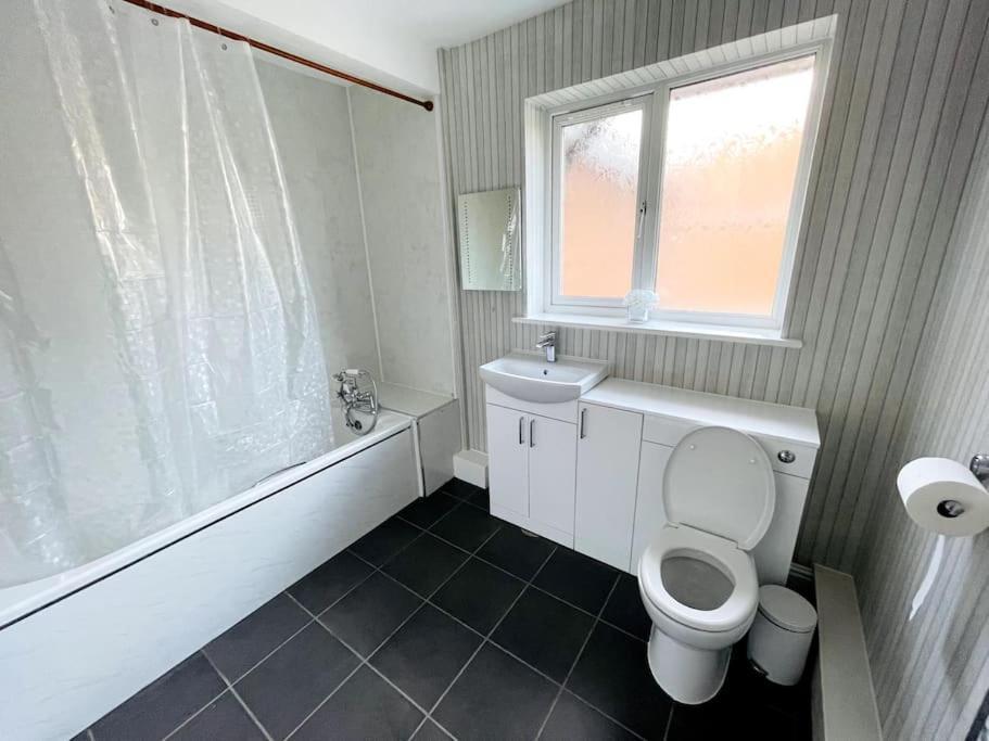 5-Bedroom Cottage In Healing, Grimsby Екстер'єр фото